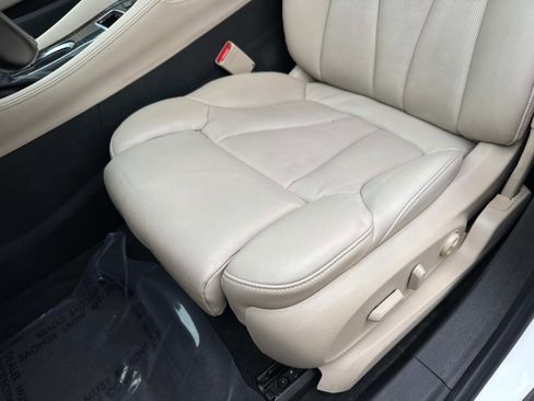 Used 2019 Buick Envision Premium w/ Driver Confidence Package image 19