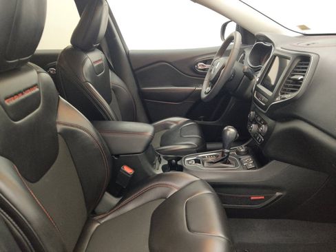 Used 2022 Jeep Cherokee Trailhawk AWD/4WD image 21