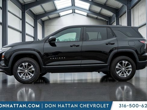 Used 2025 Chevrolet Equinox LT image 2