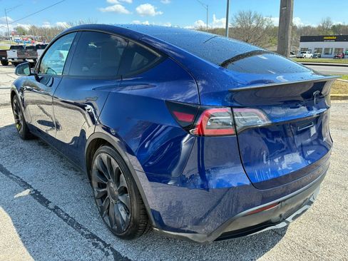 Used 2023 Tesla Model Y Performance image 3