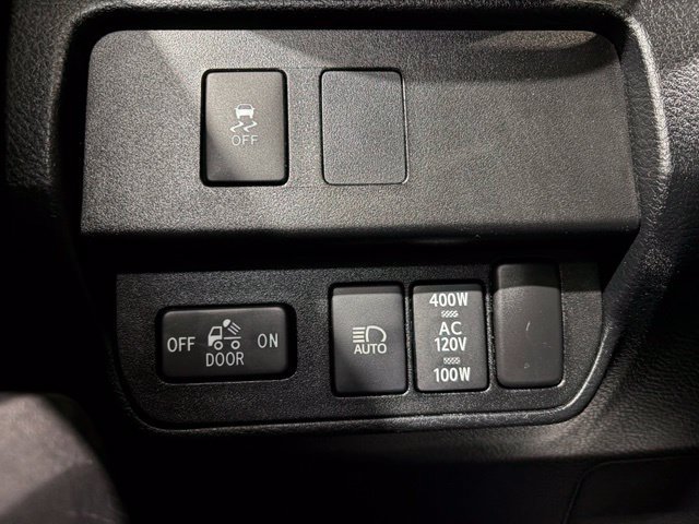 Used 2021 Toyota Tacoma TRD Sport w/ TRD Premium Sport Package AWD/4WD image 18