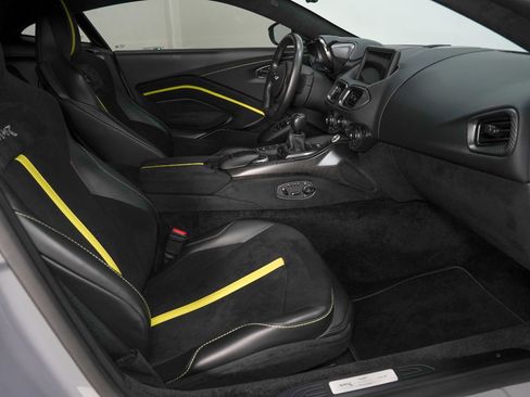 Used 2020 Aston Martin V8 Vantage AMR RWD image 2