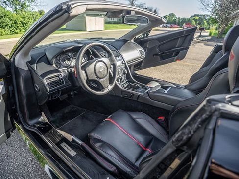 Used 2015 Aston Martin V8 Vantage GT RWD image 32
