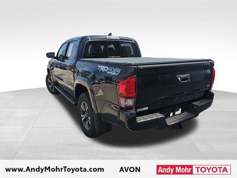 Used 2019 Toyota Tacoma TRD Sport AWD/4WD image 5