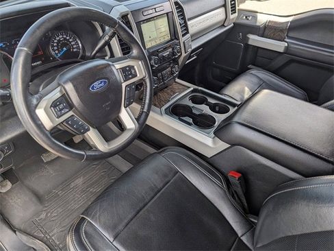 Used 2019 Ford F350 Lariat image 29