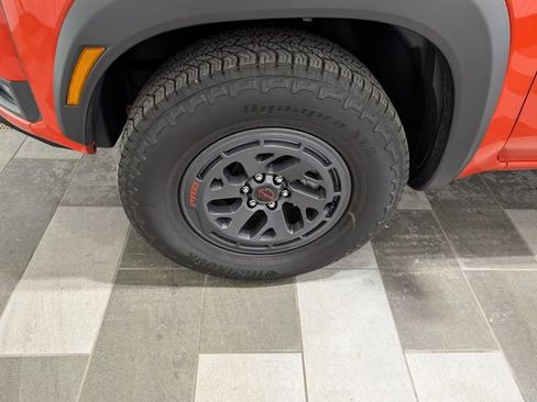 Used 2025 Nissan Frontier PRO-4X w/ Pro Premium Package AWD/4WD image 8