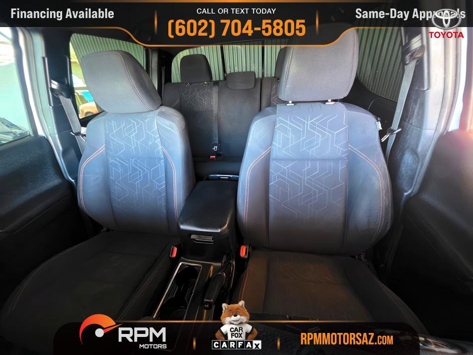 Used 2017 Toyota Tacoma TRD Off-Road AWD/4WD image 7
