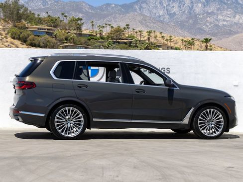 Used 2024 BMW X7 xDrive40i w/ Parking Assistance Package AWD/4WD image 5