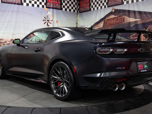 Used 2024 Chevrolet Camaro ZL1 RWD image 7