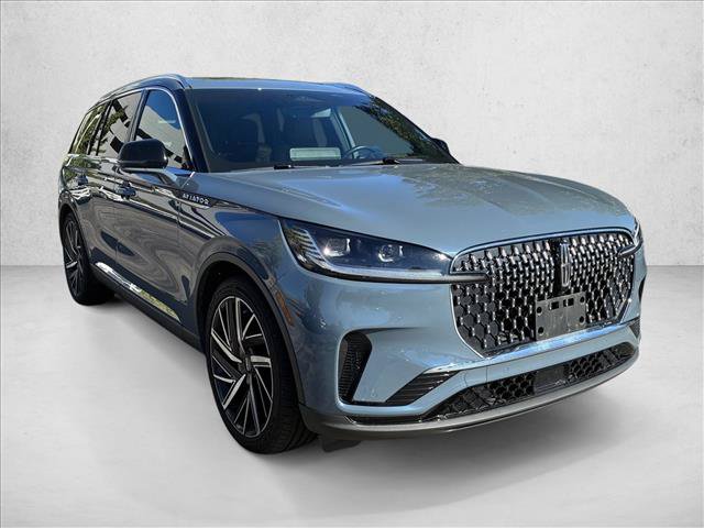 Used 2025 Lincoln Aviator Reserve w/ Equipment Group 201A AWD/4WD image 3