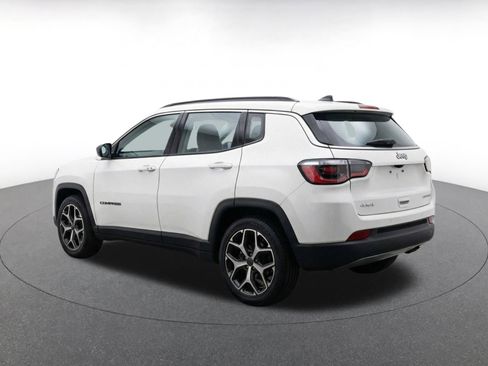 Used 2025 Jeep Compass Limited AWD/4WD image 7