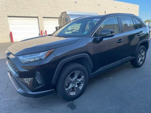 Used 2024 Toyota RAV4 XLE FWD image 4