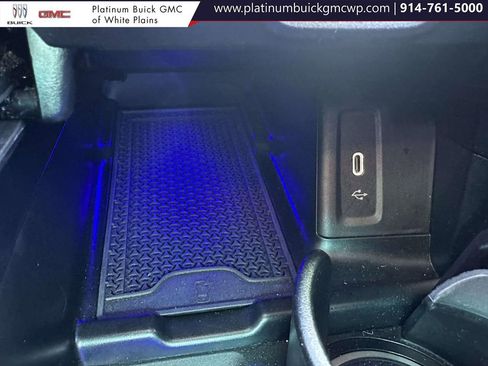 Used 2024 Mercedes-Benz GLC 300 4MATIC image 26