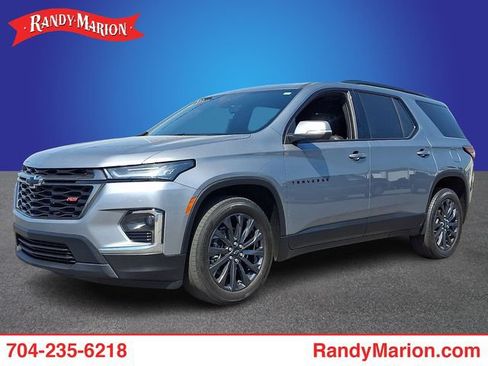 Used 2023 Chevrolet Traverse RS w/ LPO, Floor Liner Package AWD/4WD image 1