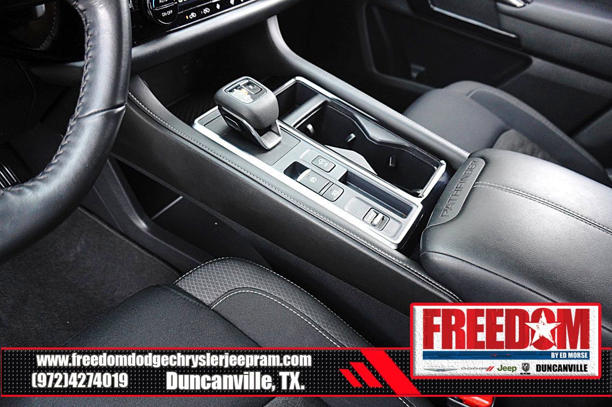 Used 2024 Nissan Pathfinder SV FWD image 36