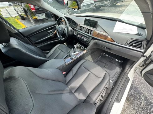 Used 2015 BMW 320i Sedan RWD image 23