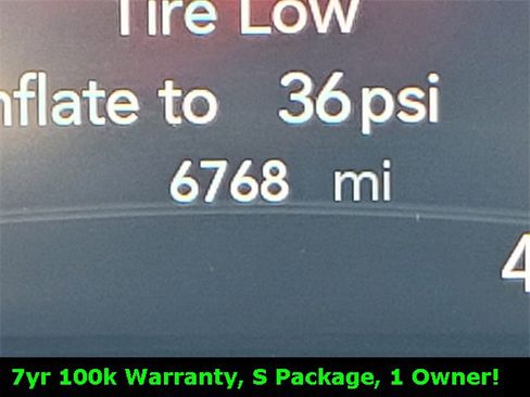 Used 2024 Chrysler Pacifica Limited w/ S Appearance Package image 32