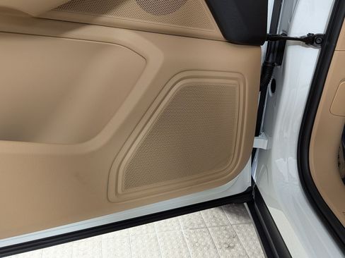 New 2026 Porsche Macan AWD/4WD image 25
