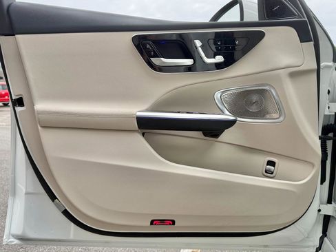 Used 2025 Mercedes-Benz C 300 Sedan w/ Exclusive Trim Package image 14