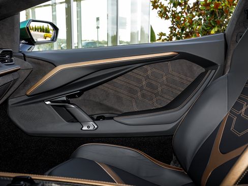 Used 2024 Lamborghini Revuelto AWD/4WD image 55