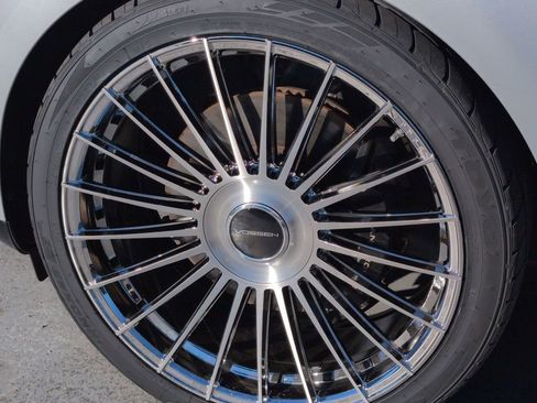 Used 2023 Land Rover Range Rover Autobiography image 4