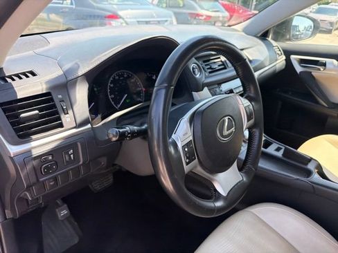 Used 2011 Lexus CT 200h Premium FWD image 11
