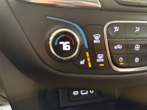 Used 2022 Chevrolet Equinox LT image 29