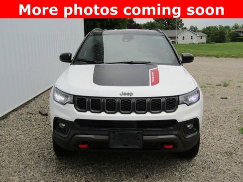 Used 2024 Jeep Compass Trailhawk AWD/4WD image 8