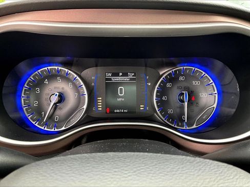 Used 2023 Chrysler Voyager LX FWD image 13