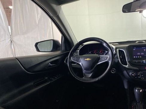 Used 2020 Chevrolet Equinox LT w/ Driver Convenience Package image 10