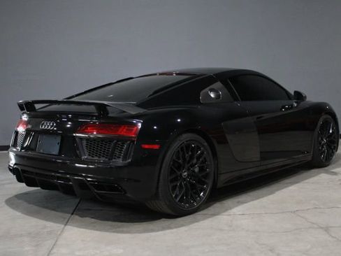 Used 2018 Audi R8 V10 plus image 6