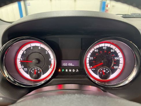 Used 2019 Dodge Grand Caravan SXT FWD image 12