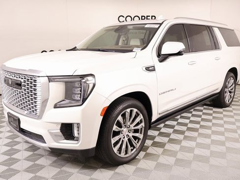 Used 2021 GMC Yukon XL Denali w/ Denali Ultimate Package image 10
