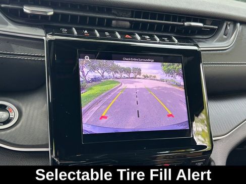 Certified 2024 Jeep Grand Cherokee Altitude image 24