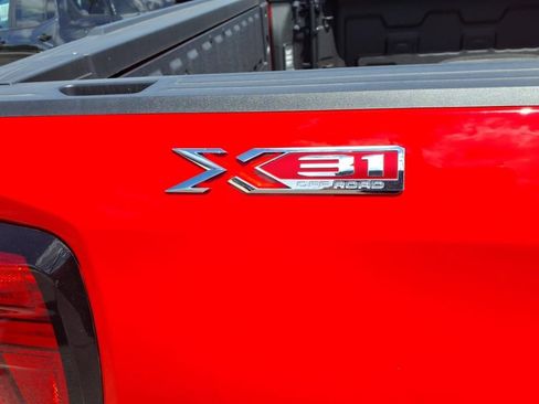 Used 2024 GMC Sierra 1500 Elevation image 8