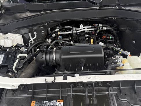 Used 2021 Ford Explorer XLT w/ Equipment Group 202A AWD/4WD image 16