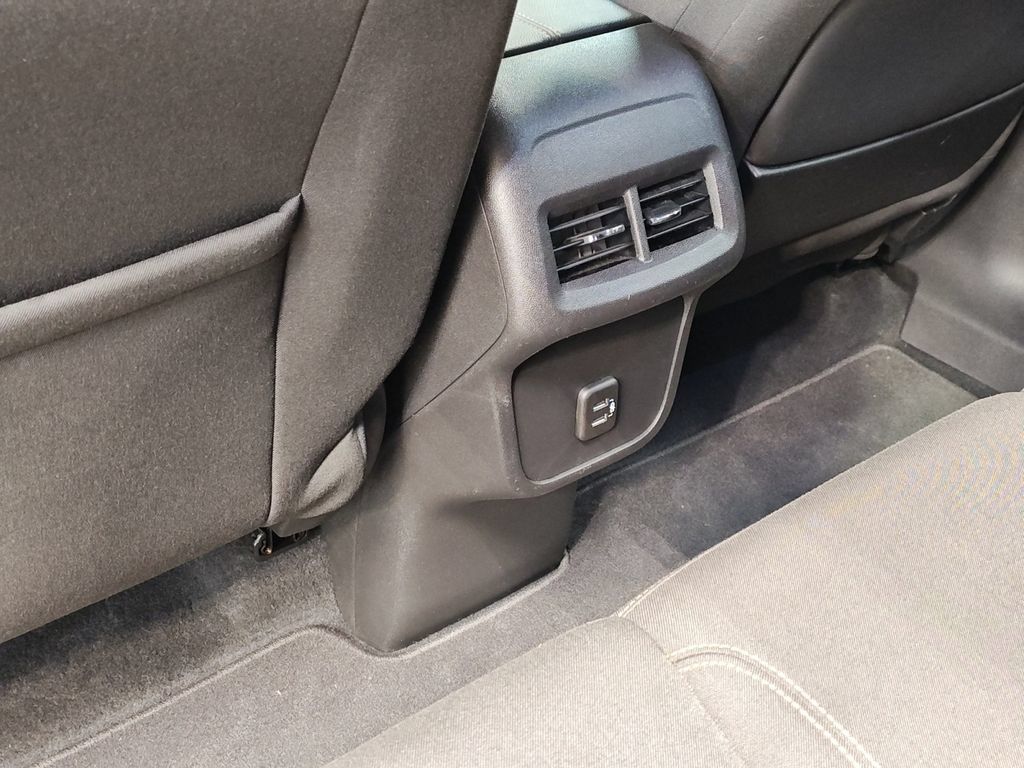 Used 2021 GMC Terrain SLE w/ Driver Convenience Package AWD/4WD image 29