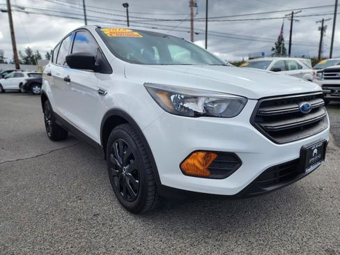 Used 2018 Ford Escape S image 3