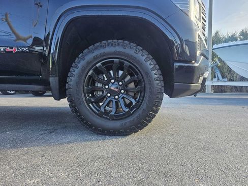 Used 2022 GMC Sierra 1500 AT4X image 19