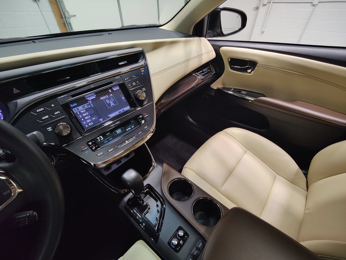 Used 2015 Toyota Avalon Limited FWD image 33