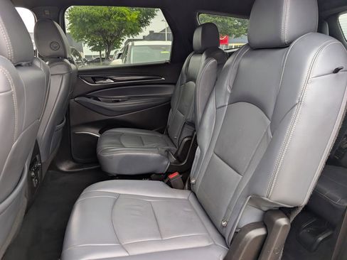 Used 2022 Buick Enclave Essence FWD image 27