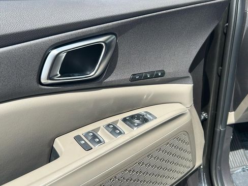 New 2026 Kia Carnival EX FWD image 17