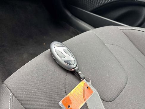 Certified 2025 Hyundai Elantra Sport FWD image 23