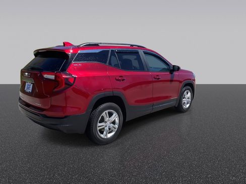 Used 2022 GMC Terrain SLE w/ Driver Convenience Package AWD/4WD image 9