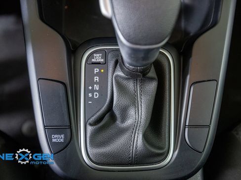 Used 2025 Kia Soul LX w/ LX Technology Package FWD image 23