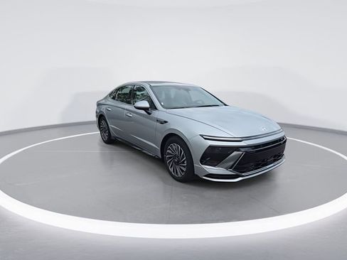 New 2025 Hyundai Sonata SEL image 2