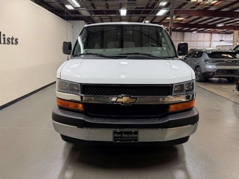 Used 2024 Chevrolet Express 3500 LT w/ LT Preferred Equipment Group RWD image 9