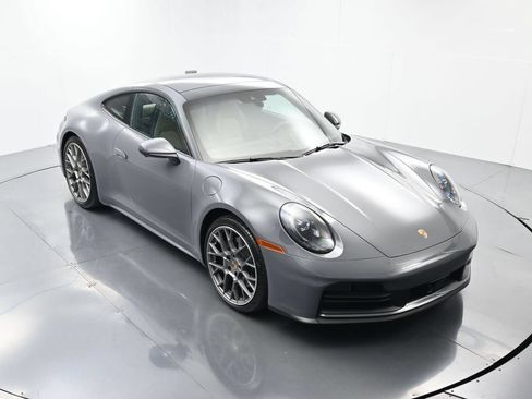 Certified 2025 Porsche 911 Carrera RWD image 36