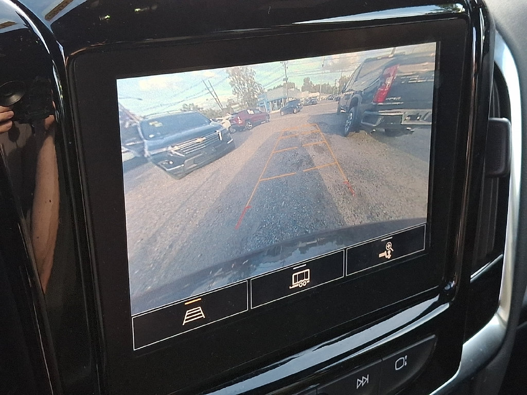 Used 2023 Chevrolet Traverse LT AWD/4WD image 17
