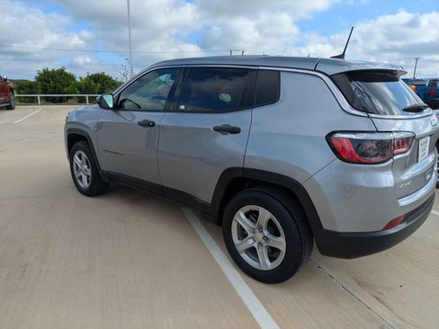 Used 2023 Jeep Compass Sport image 6
